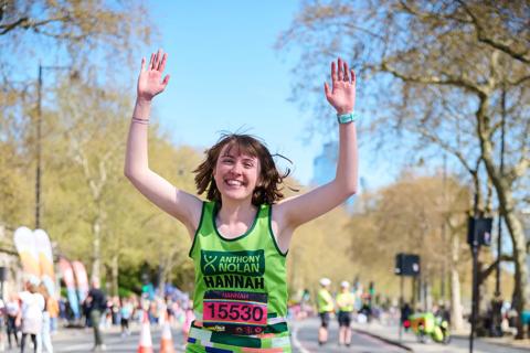 Female runner at the LLHM 2025