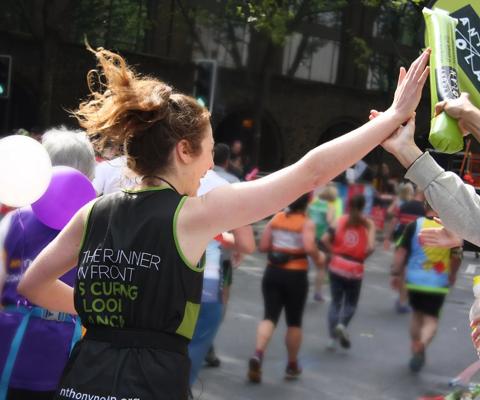 Runner_High_Five_Cheer_Gemma_1920