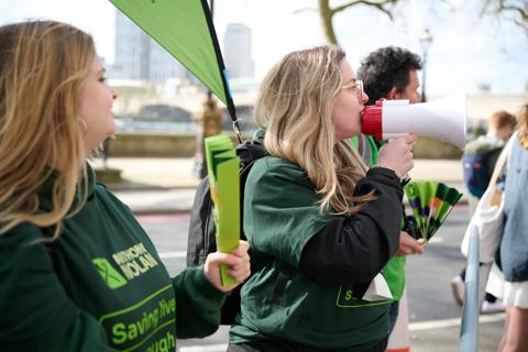 TeamAN cheer squad cheering at London Landmarks Half