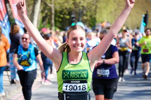Female runner at the LLHM 2025